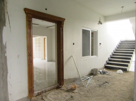 1) Li Id : 117 - Entrance Door.JPG